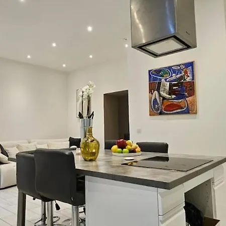 F3 Ground Floor, Hypercentre 2 Min From Palace